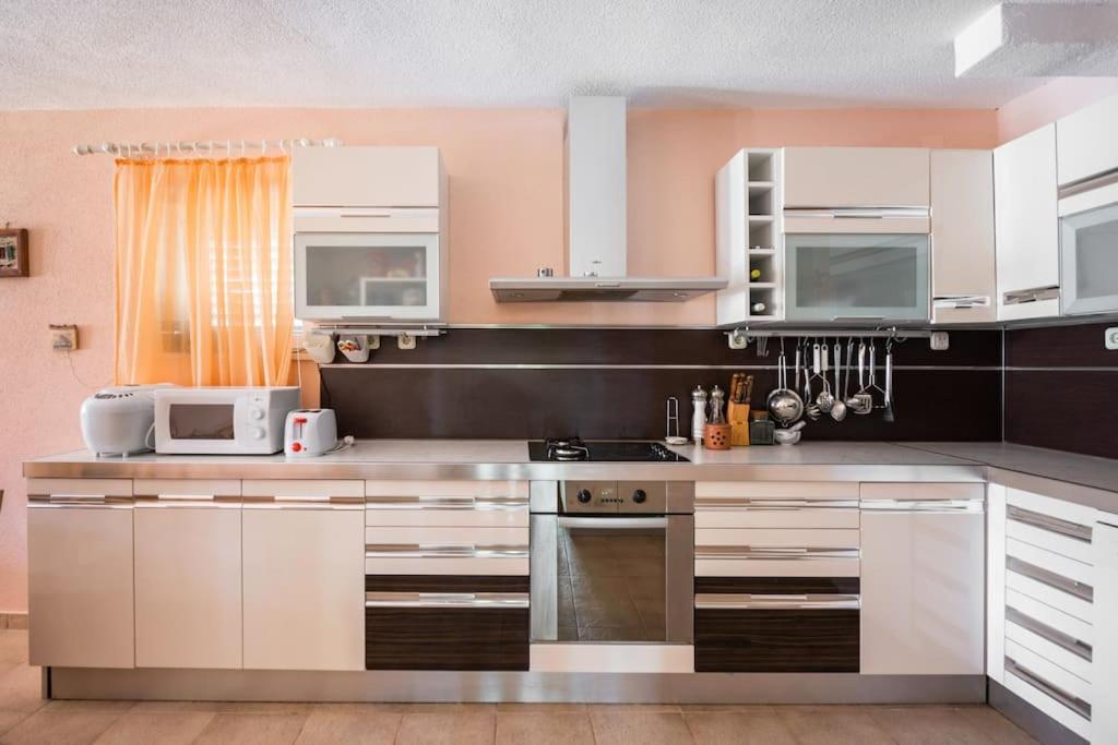 Holiday Home Goranka Zmijavci Bagian luar foto