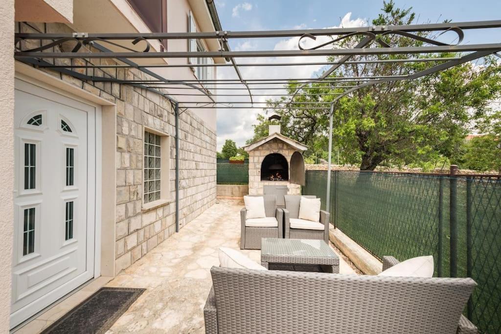 Holiday Home Goranka Zmijavci Bagian luar foto