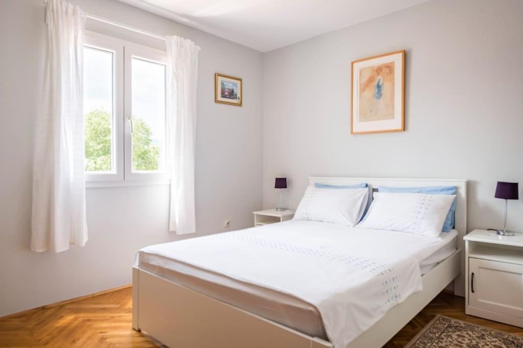 Holiday Home Goranka Zmijavci Bagian luar foto